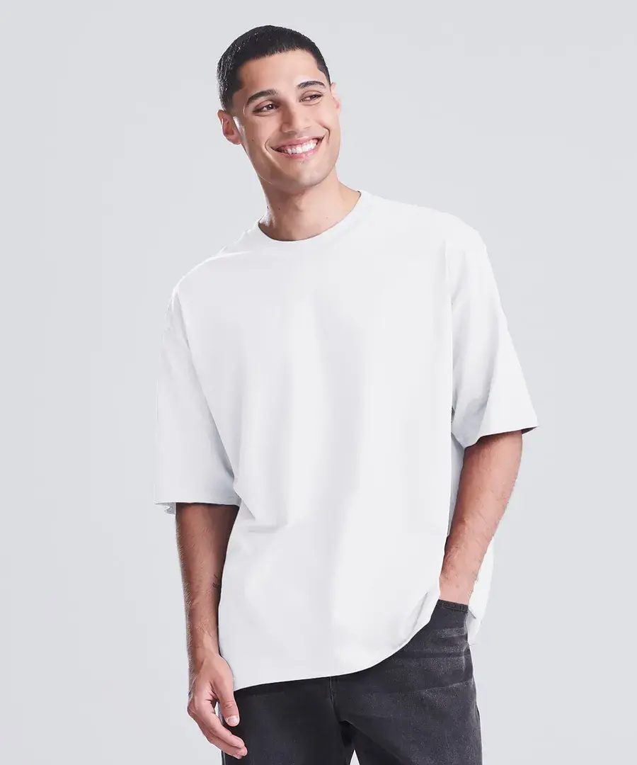 AWDis 240 T-Shirt – worn (2 of 5)