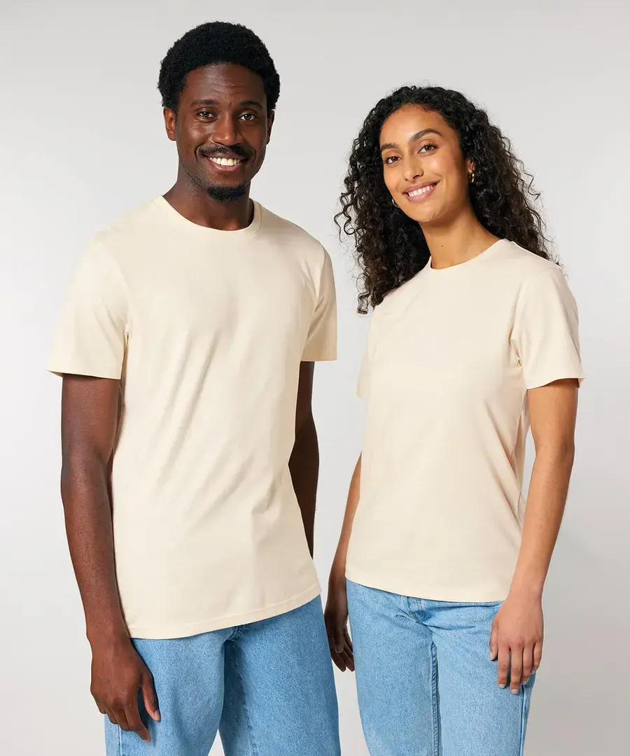 Unisex Crafter Iconic Mid-light T-Shirt – worn (2 of 5)